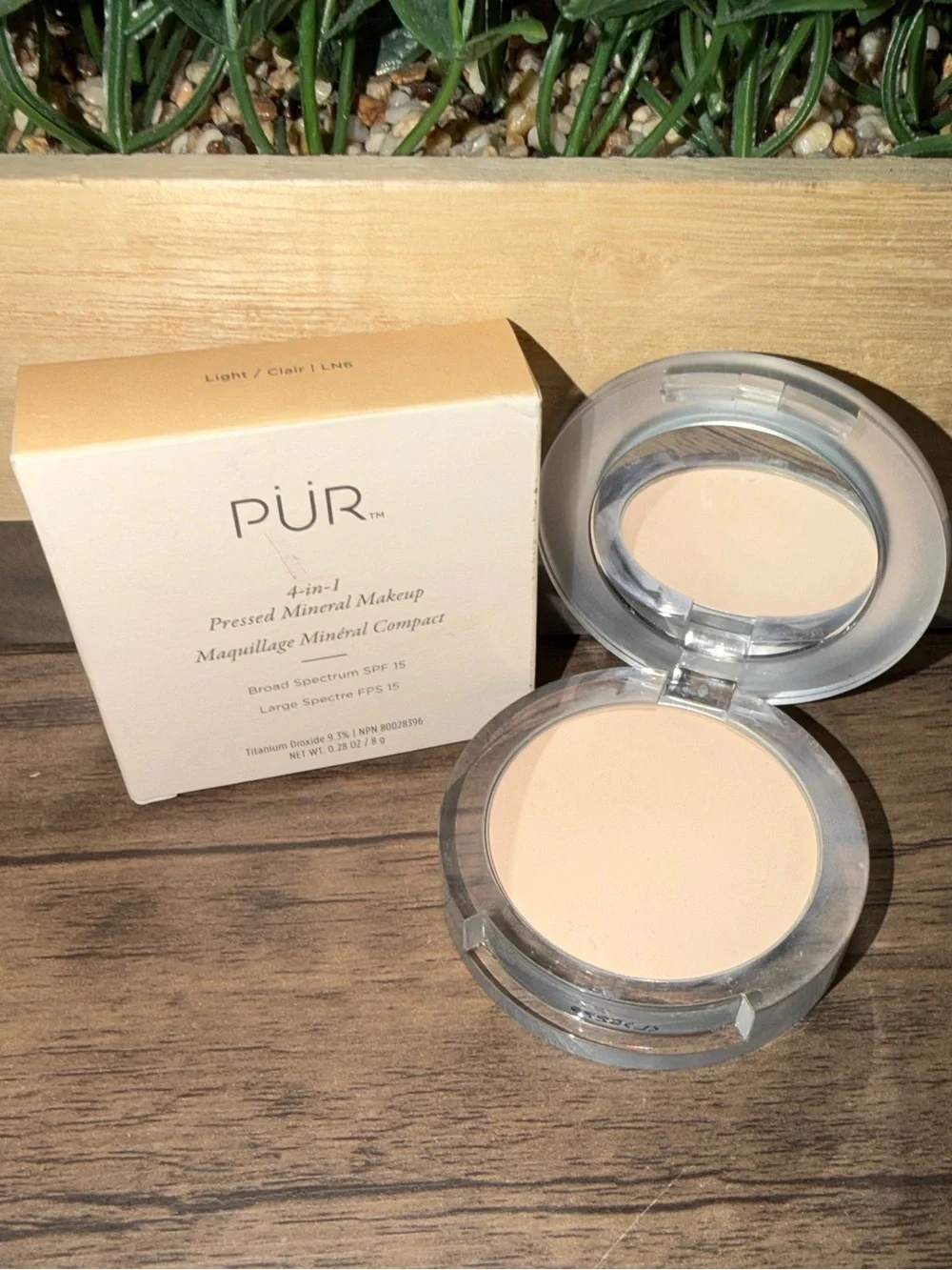 PÜR 4-in-1 Pressed Mineral Makeup Powder Foundation